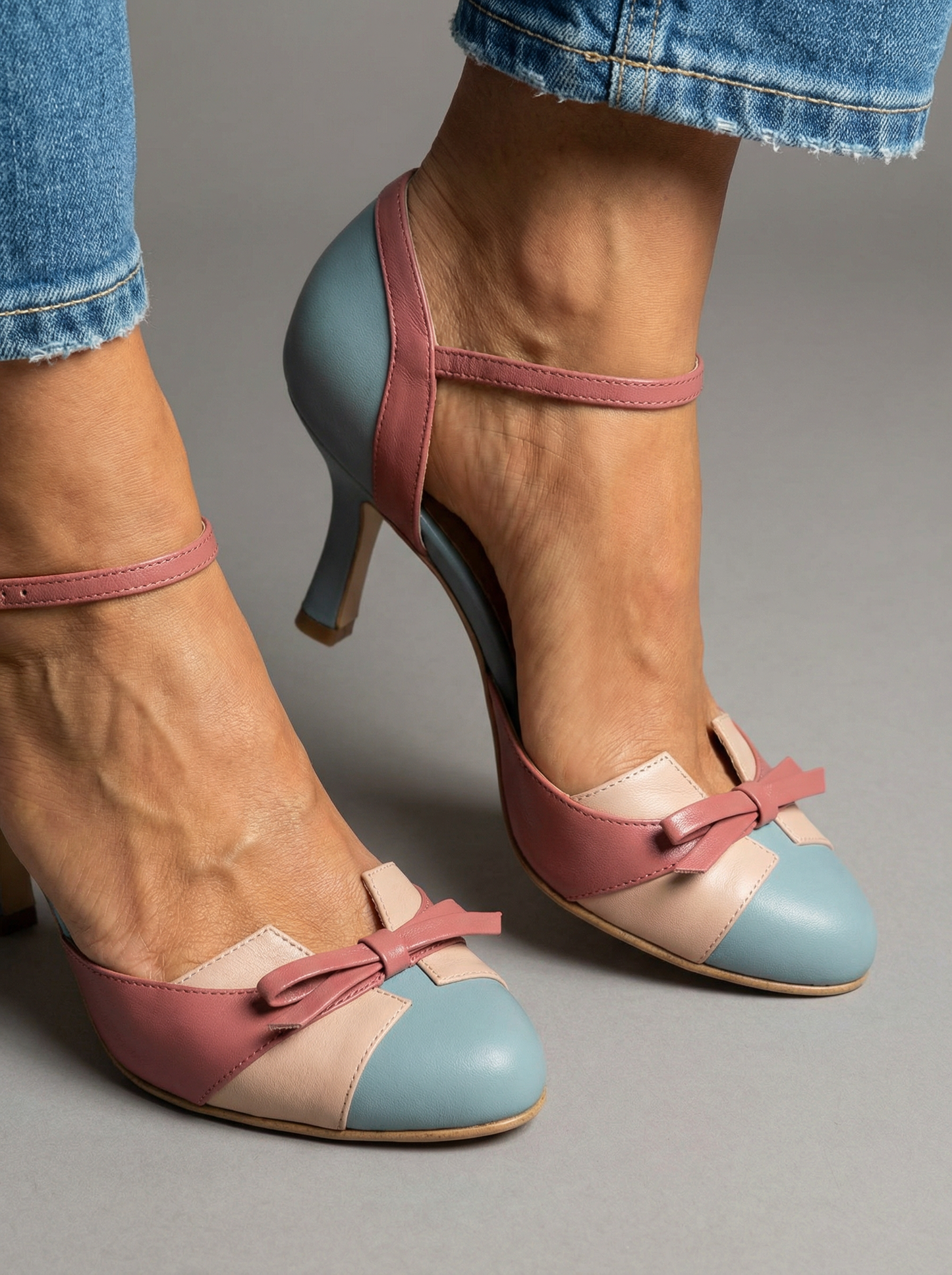 Passione – Sandal with a bow and a comfortable heel